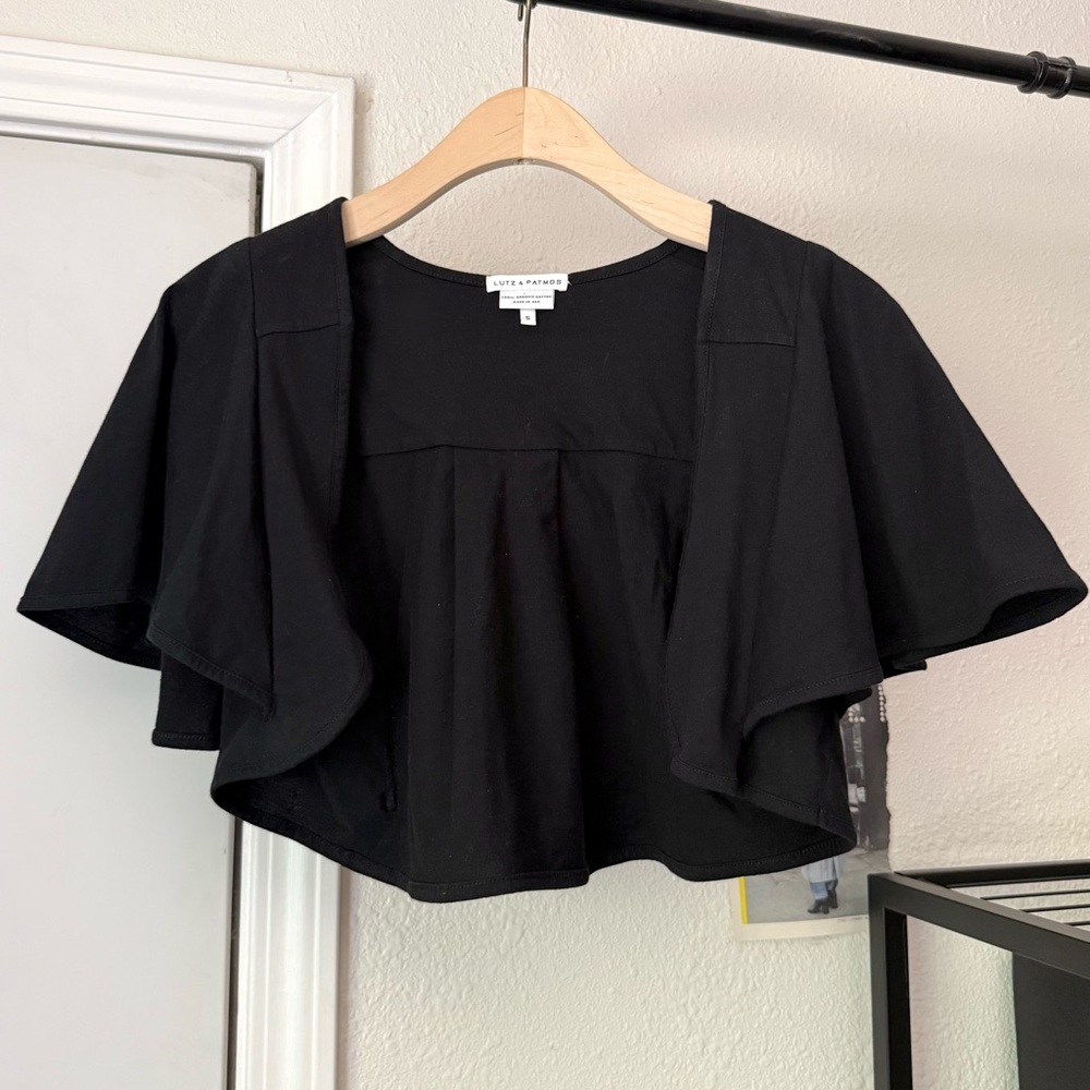 LUTZ & PATMOS black organic cotton flutter short sleeve buttonless cropped shawl